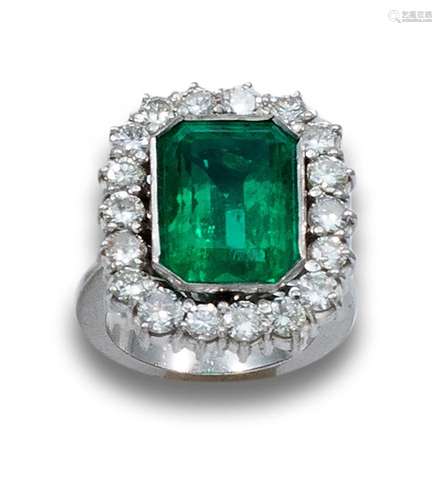 RING IN WHITE GOLD, DIAMONDS AND GREEN DOUBLET.