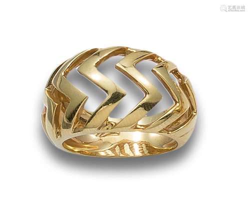 YELLOW GOLD RING WITH OPENWORK ZIG ZAG MOTIF