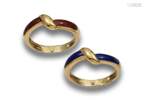 LOT OF TWO YELLOW GOLD RINGS WITH ENAMEL DECORATION