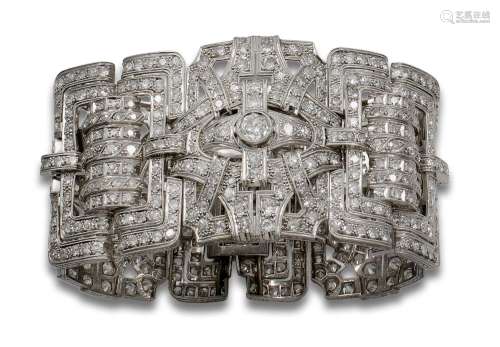 ART DECO BRACELET IN PLATINUM AND DIAMONDS