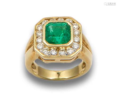 ANSORENA SIGNED RING IN EMERALD, DIAMONDS AND YELLOW GOLD