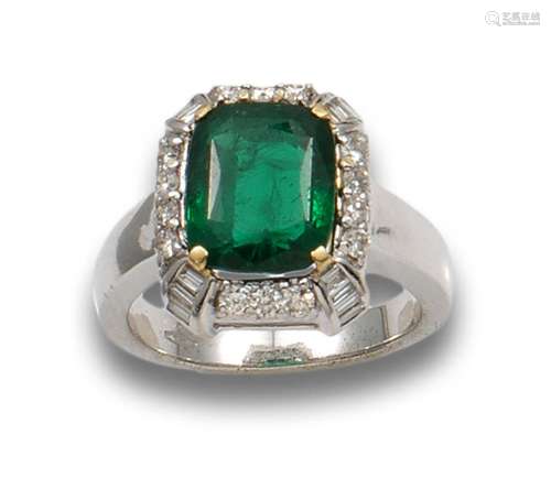 EMERALD RING OF 4.55 CT. APPROX., DIAMONDS AND WHITE GOLD