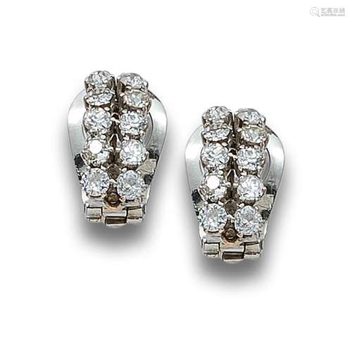 HALF CREOLE EARRINGS IN DIAMONDS AND WHITE GOLD