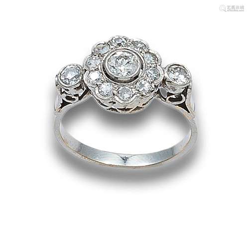 DIAMONDS AND PLATINUM FLOWER RING