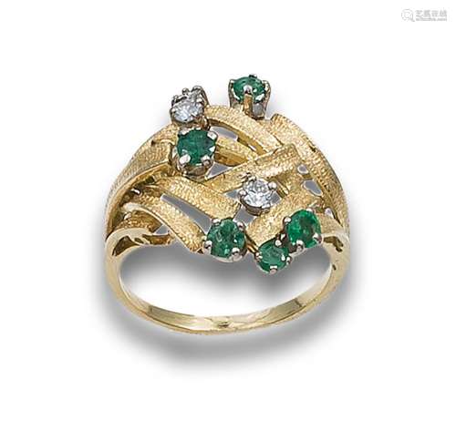 RING IN GOLD, EMERALDS AND DIAMONDS