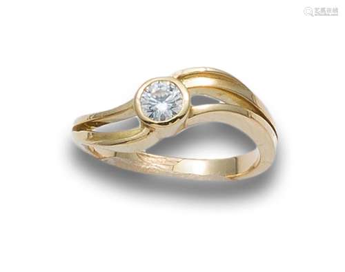 DIAMOND SOLITAIRE RING, IN YELLOW GOLD