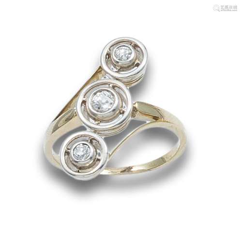 GOLD, PLATINUM AND DIAMONDS SHUTTLE RING