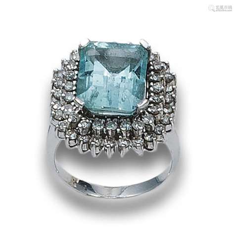 RING IN WHITE GOLD WITH AQUAMARINE AND DIAMONDS