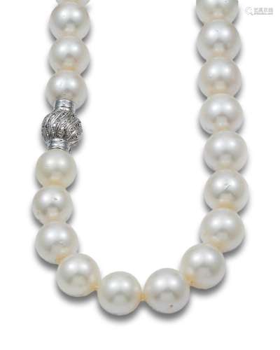 AUSTRALIAN PEARL NECKLACE