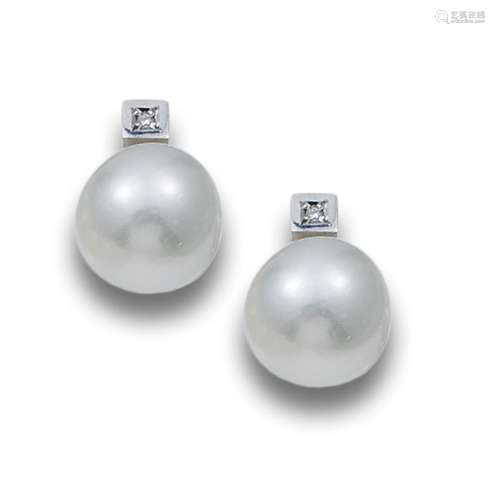 YOU AND ME EARRINGS WITH DIAMONDS, AUSTRALIAN PEARLS AND WHI...