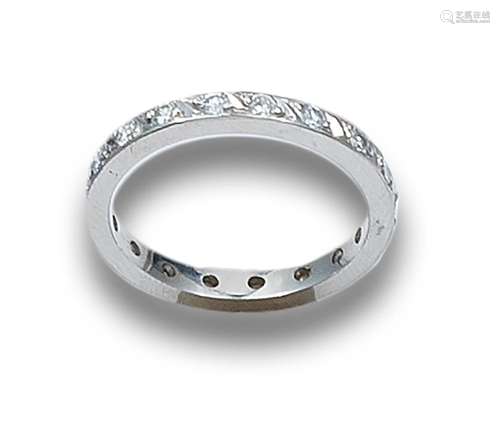 ENDLESS ALLIANCE RING OF DIAMONDS AND WHITE GOLD