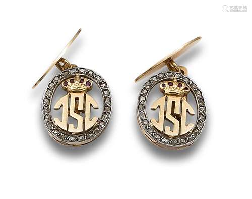 GOLD CUFFLINKS WITH INITIALS