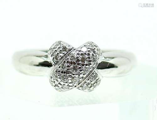 Witgouden ring bezet met diamant