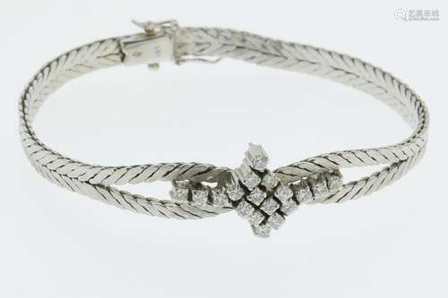 Witgouden armband bezet met diamant