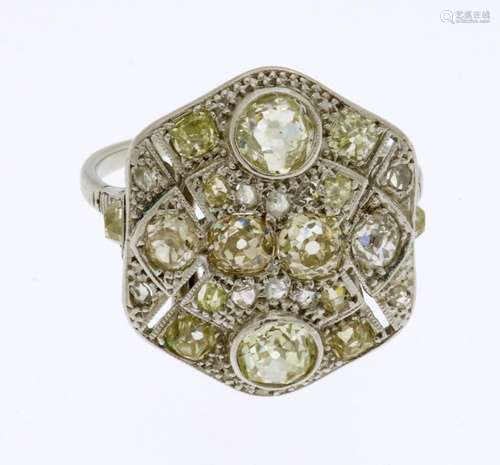 Witgouden ring bezet met diamanten