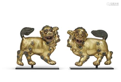 DEUX LIONS EN BRONZE DORÉTIBET, XVIIIÈME SIÈCLE