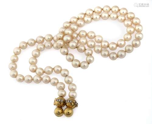 SINGLE STRING PEARL NECKLACE WITH DIAMONDS