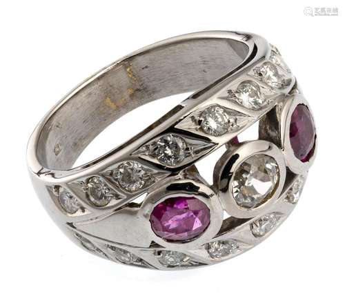 WHITE GOLD RING WITH RUBIES AND DIAMOND