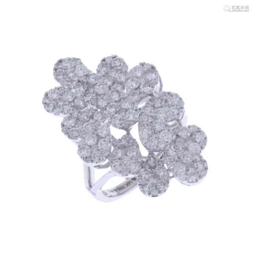 ORIGINAL RING WITH A DIAMONDS BUNCH.