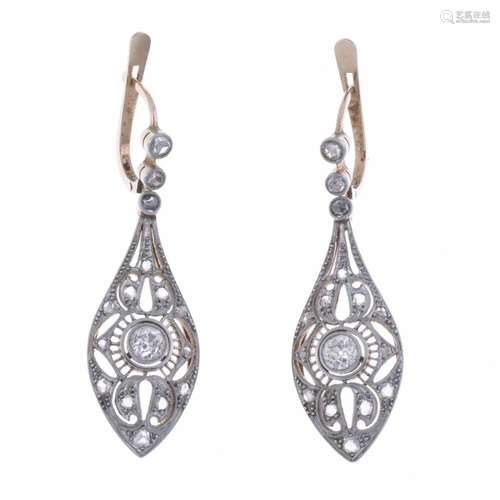 ART DÉCO LONG EARRINGS WITH DIAMONDS.