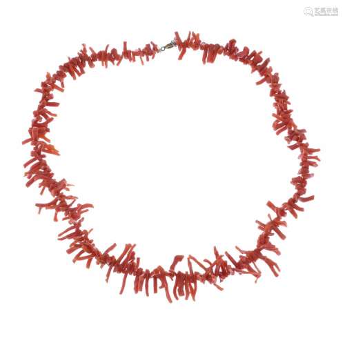 NECKLACE WITH CORAL BRANCHES