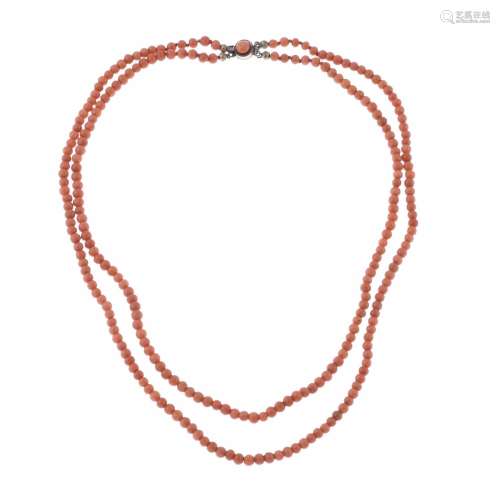 NECKLACE MADE OF TWO CORAL STRANDS.