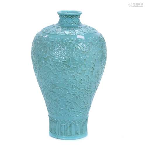 MEIPING VASE, 20TH CENTURY.