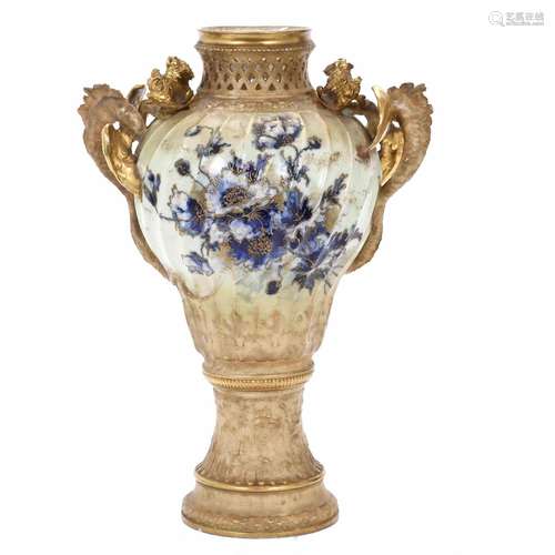 AUSTRIAN RStK TURN TEPLITZ VASE. LATE 19TH CENTURY.