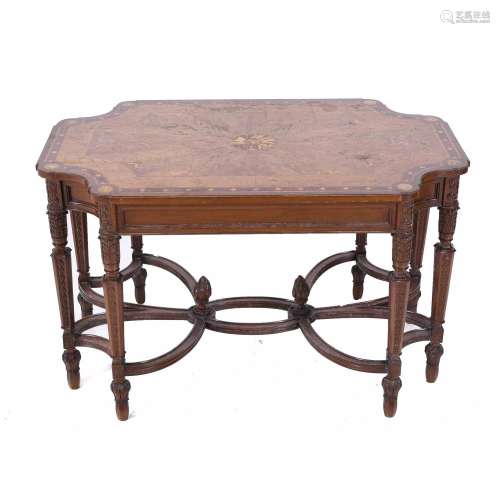 COFFEE TABLE, EARLY 20TH CENTURY.