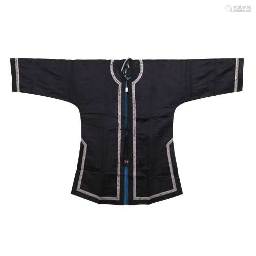 A BLACK-GROUND EMBROIDERED LADY'S ROBE