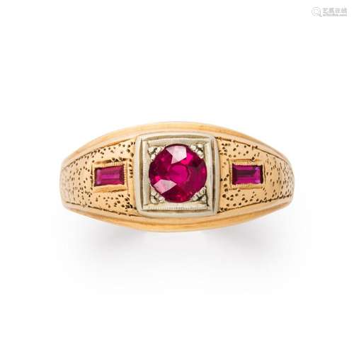 An Early 20th Century synthetic ruby and fourteen karat gold...