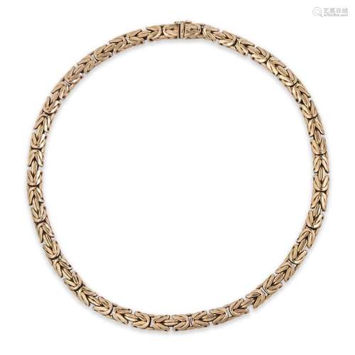 A fourteen karat gold necklace