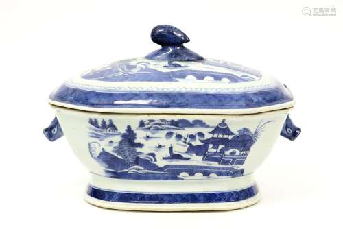 18th Cent. Chinese octogonal tureen with its lid i…