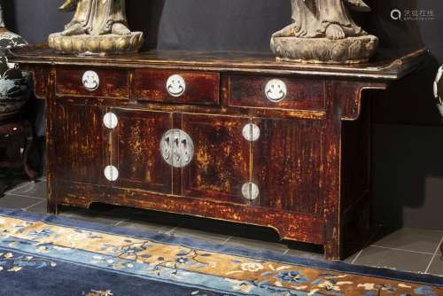 antique Chinese Qing period sideboard in lacquered…