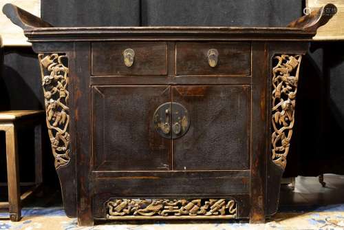 antique Chinese Qing period cabinet from the Shanx…