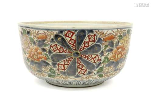 antique Japanese bowl in Arita porcelain…
