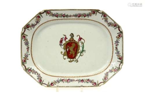 quite large 18th Cent. Chinese dish in porcelain w…