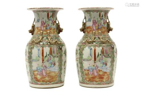 pair of 19th Cent. Chinese vases in porcelain with…