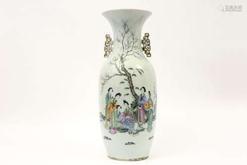 Chinese vase in porcelain with a polychrome decor …