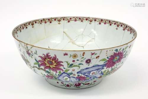 quite big 18th Cent. Chinese damaged bowl in porce…