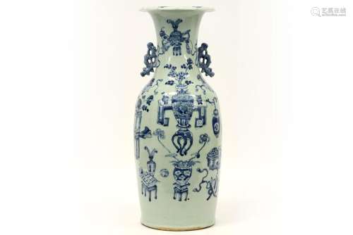 antique Chinese vase in porcelain with a blue-whit…