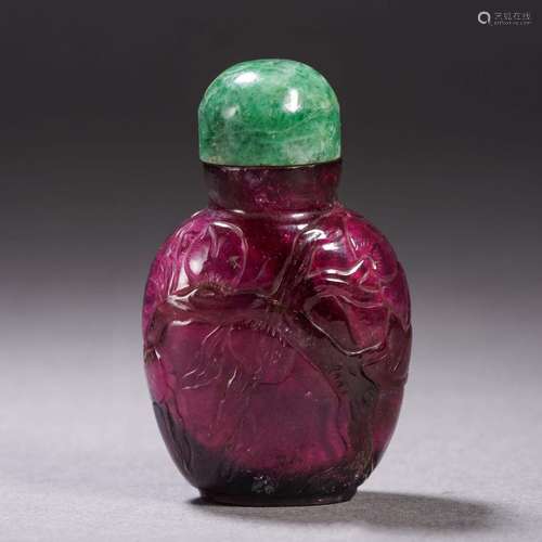 Tourmaline peach branch snuff bottle from the Qing Dynasty