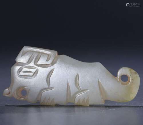 Jade tiger from the zhou dynasty