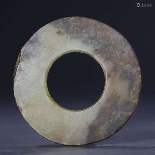 Jade loop from  Qing dynasty