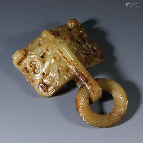 Hetian jade double conjoined head laying ring from  the Qing...