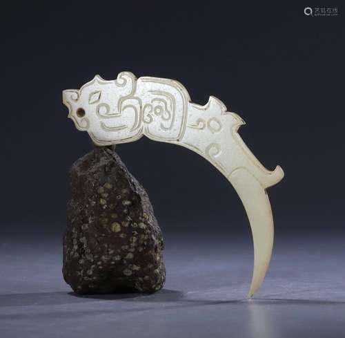 Out of the ridge jade dragon from the Qing Dynasty