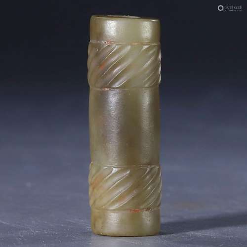 Jade pipe with dazzling pattern from the Qing Dynasty