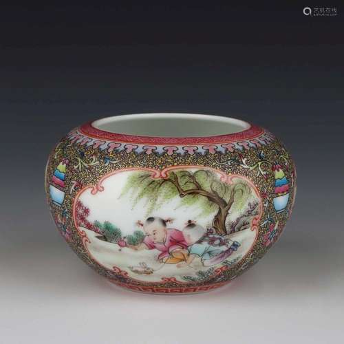 AN ENAMELLED BOWL.MARK OF QIANLONG