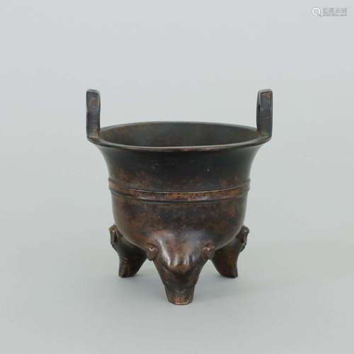 A BRONZE TRIPOD CENSER.QING DYNASTY