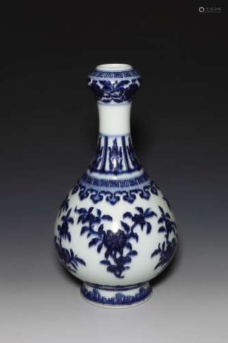A BLUE AND WHITE VASE.MARK OF YONGZHENG
